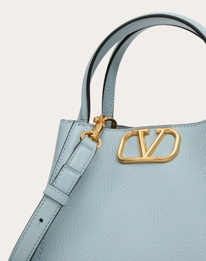 Valentino Garavani Alltime Kleine Handtasche aus genarbtem Kalbsleder Valentino Garavani Alltime Kleine Handtasche aus genarbtem Kalbsleder