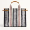 Valentino Garavani Antibes Handtasche aus Wolle Valentino Garavani Antibes Handtasche aus Wolle