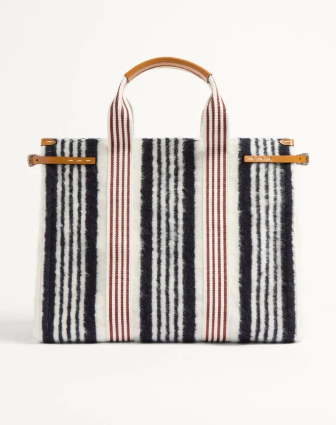Valentino Garavani Antibes Handtasche aus Wolle Valentino Garavani Antibes Handtasche aus Wolle
