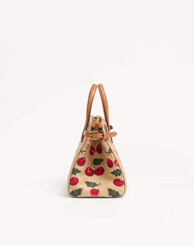 Valentino Garavani Antibes Kleine Einkaufstasche aus Jacquard-Raffia mit Cherryfic-Muster Valentino Garavani Antibes Kleine Einkaufstasche aus Jacquard-Raffia mit Cherryfic-Muster