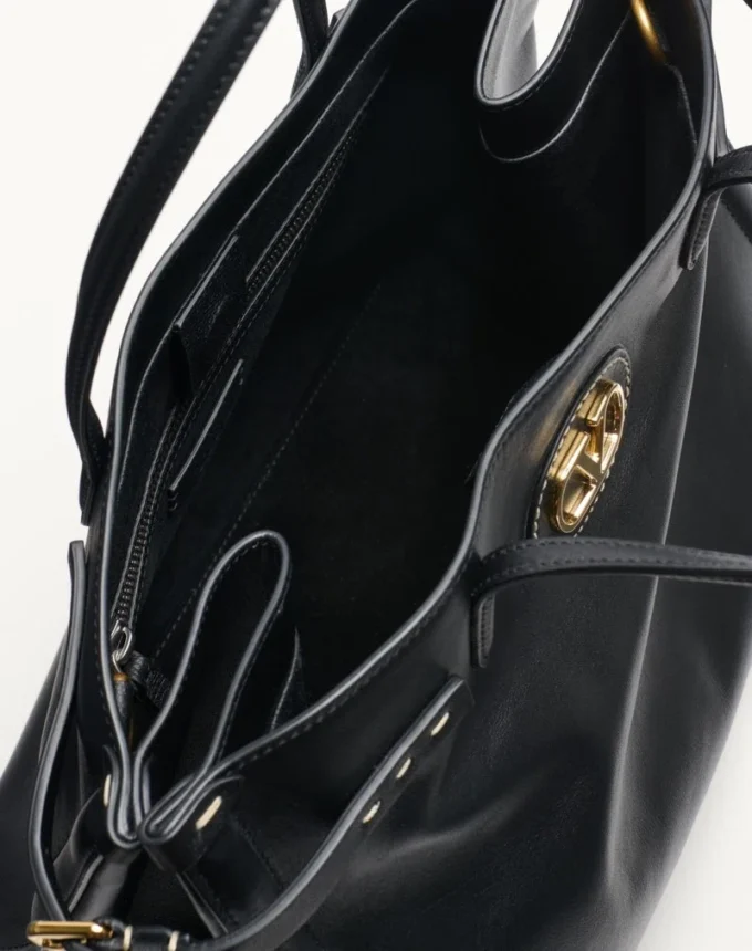 Valentino Garavani Antibes Medium Ledertasche Valentino Garavani Antibes Medium Ledertasche