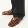 Valentino Garavani Babouche Haircalf Loafers mit Fauve Eclat Print