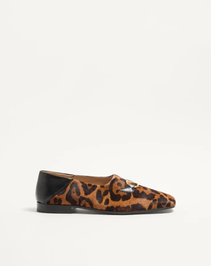 Valentino Garavani Babouche Haircalf Loafers mit Fauve Eclat Print