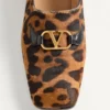 Valentino Garavani Babouche Haircalf Loafers mit Fauve Eclat Print