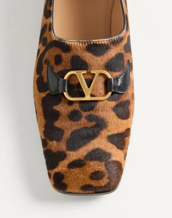 Valentino Garavani Babouche Haircalf Loafers mit Fauve Eclat Print