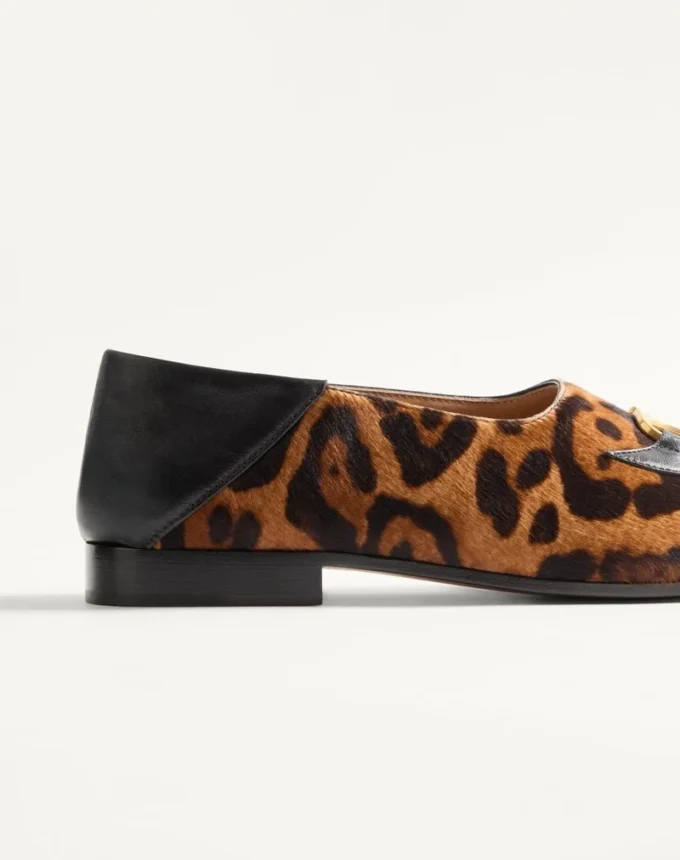 Valentino Garavani Babouche Haircalf Loafers mit Fauve Eclat Print
