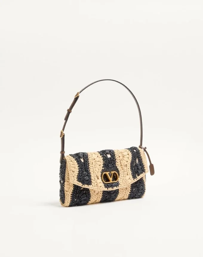 Valentino Garavani DeVain Kleine Schultertasche aus Raffia mit Wellenmuster Valentino Garavani DeVain Kleine Schultertasche aus Raffia mit Wellenmuster