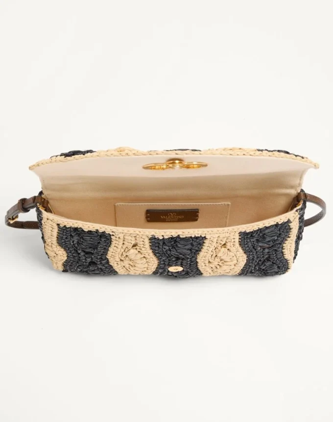 Valentino Garavani DeVain Kleine Schultertasche aus Raffia mit Wellenmuster Valentino Garavani DeVain Kleine Schultertasche aus Raffia mit Wellenmuster