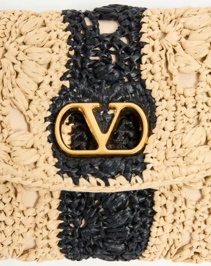 Valentino Garavani DeVain Kleine Schultertasche aus Raffia mit Wellenmuster Valentino Garavani DeVain Kleine Schultertasche aus Raffia mit Wellenmuster