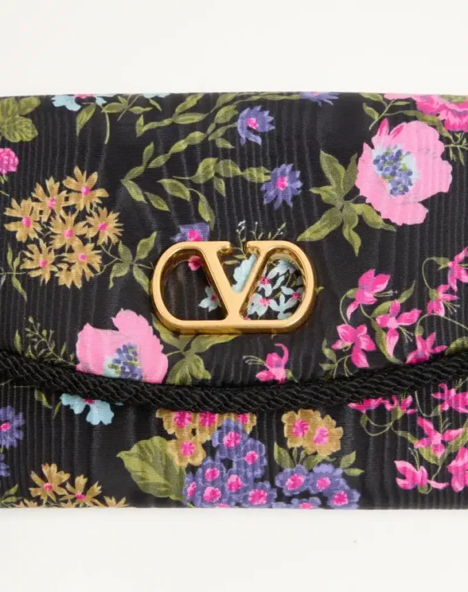 Valentino Garavani DeVain Kleine Umhängetasche aus Moiré-Papier mit Blumenmuster Valentino Garavani DeVain Kleine Umhängetasche aus Moiré-Papier mit Blumenmuster