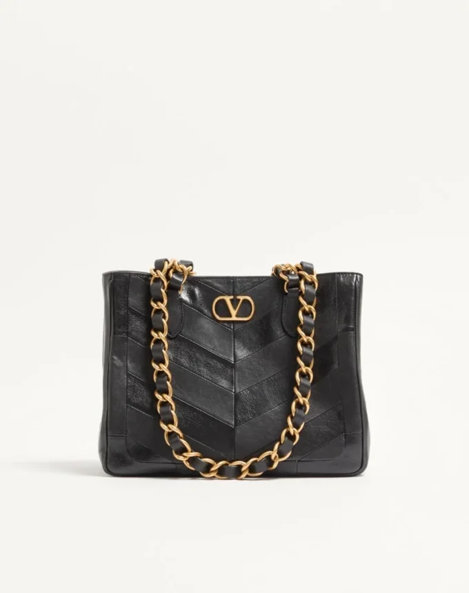 Valentino Garavani Laseine Kleine Einkaufstasche aus Nappaleder mit Chevron-Muster Valentino Garavani Laseine Kleine Einkaufstasche aus Nappaleder mit Chevron-Muster