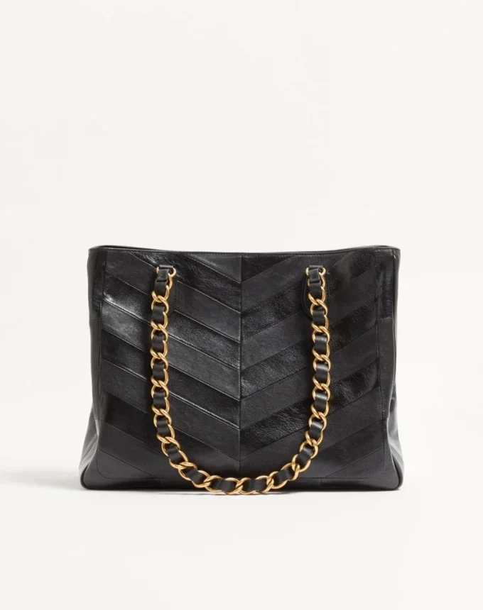 Valentino Garavani Laseine Shopping Bag aus Nappaleder mit Chevron-Muster Valentino Garavani Laseine Shopping Bag aus Nappaleder mit Chevron-Muster