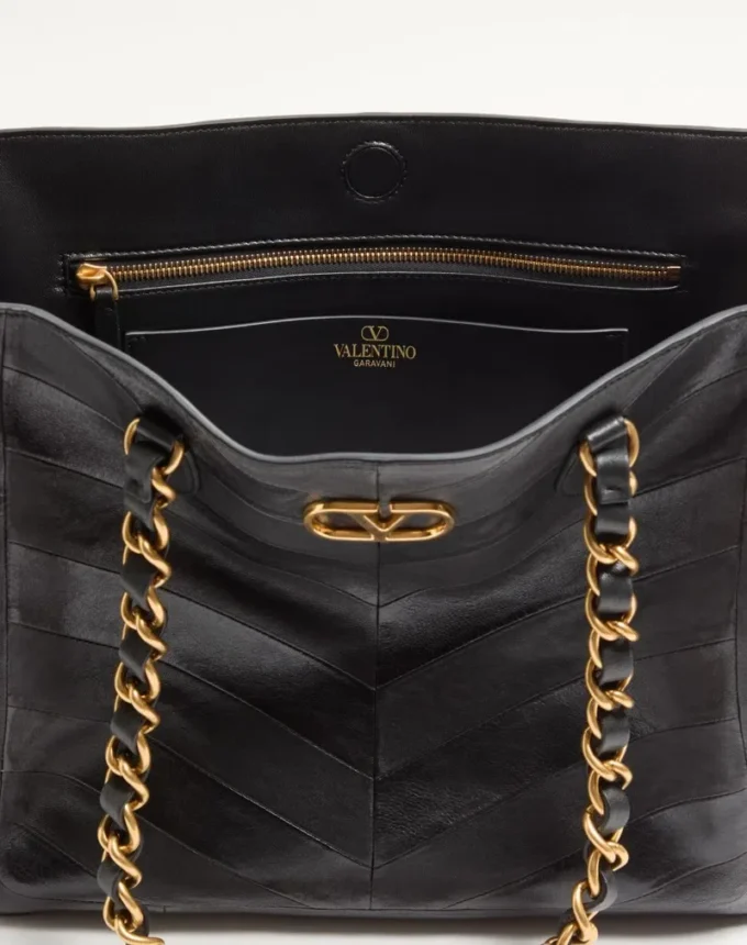 Valentino Garavani Laseine Shopping Bag aus Nappaleder mit Chevron-Muster Valentino Garavani Laseine Shopping Bag aus Nappaleder mit Chevron-Muster