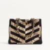 Valentino Garavani Laseine Shopping Bag aus Pythonleder und Wildleder mit Chevron-Muster Valentino Garavani Laseine Shopping Bag aus Pythonleder und Wildleder mit Chevron-Muster