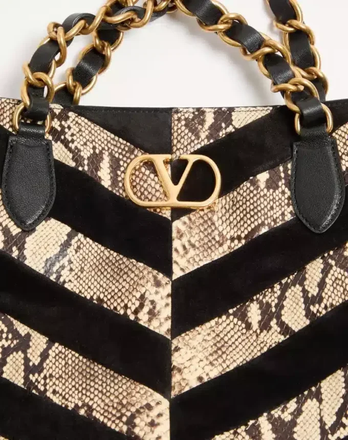 Valentino Garavani Laseine Shopping Bag aus Pythonleder und Wildleder mit Chevron-Muster Valentino Garavani Laseine Shopping Bag aus Pythonleder und Wildleder mit Chevron-Muster