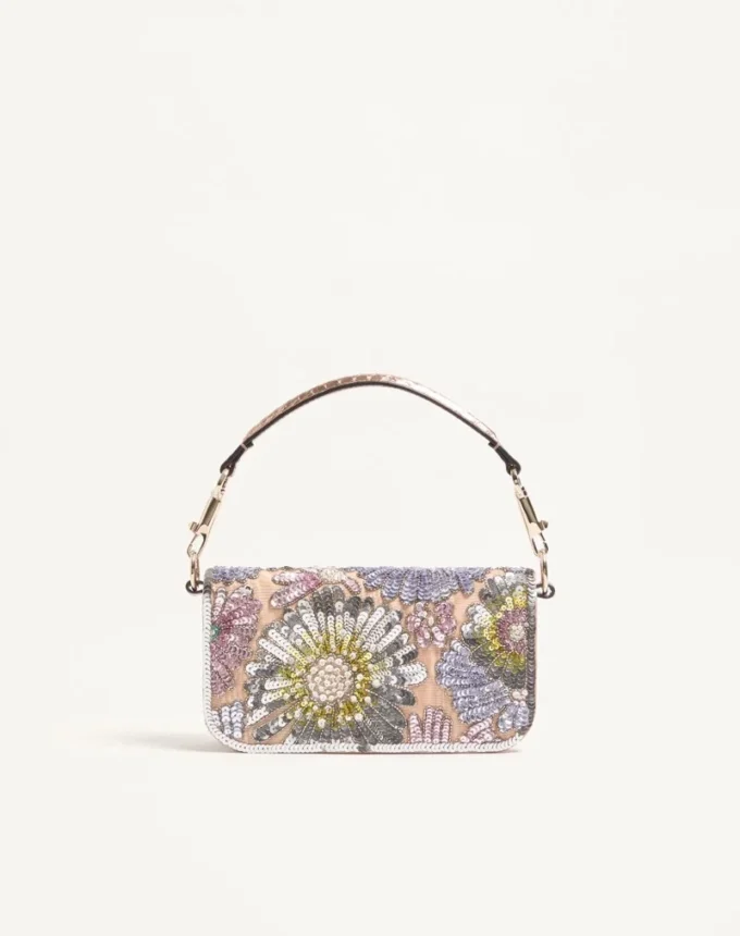 Valentino Garavani Locò Kleine bestickte Umhängetasche mit Juwelenlogo Valentino Garavani Locò Kleine bestickte Umhängetasche mit Juwelenlogo