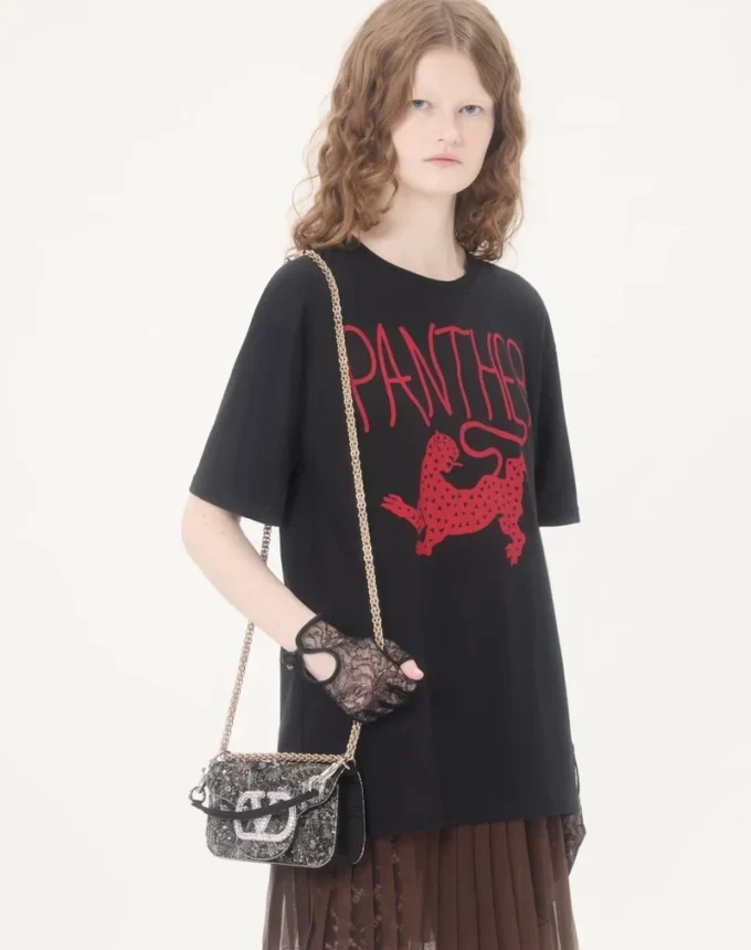 Valentino Garavani Locò Kleine bestickte Umhängetasche mit Juwelenlogo Valentino Garavani Locò Kleine bestickte Umhängetasche mit Juwelenlogo