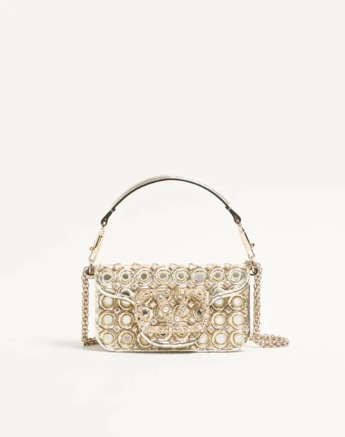 Valentino Garavani Locò Kleine Umhängetasche mit gesticktem Juwelenlogo Valentino Garavani Locò Kleine Umhängetasche mit gesticktem Juwelenlogo