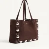 Valentino Garavani Medium Nellcôte Shopping Bag aus Wildleder Valentino Garavani Medium Nellcôte Shopping Bag aus Wildleder