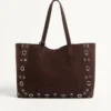 Valentino Garavani Medium Nellcôte Shopping Bag aus Wildleder Valentino Garavani Medium Nellcôte Shopping Bag aus Wildleder
