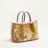 Valentino Garavani Medium Shopping Bag aus besticktem Wildleder mit Schaffellfutter Valentino Garavani Medium Shopping Bag aus besticktem Wildleder mit Schaffellfutter