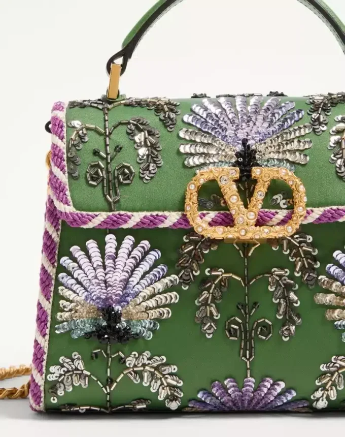 Valentino Garavani Mini Vsling bestickte Handtasche mit Juwelenlogo Valentino Garavani Mini Vsling bestickte Handtasche mit Juwelenlogo