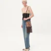 Valentino Garavani Nellcôte Kleine Schultertasche aus Jacquard-Raffia mit Cherryfic-Muster Valentino Garavani Nellcôte Kleine Schultertasche aus Jacquard-Raffia mit Cherryfic-Muster
