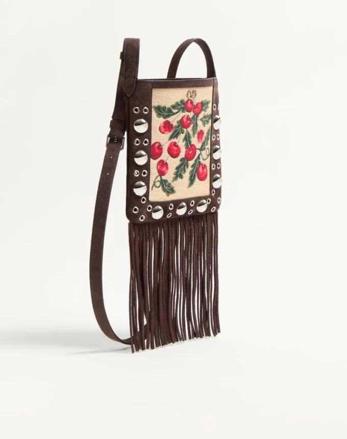 Valentino Garavani Nellcôte Kleine Schultertasche aus Jacquard-Raffia mit Cherryfic-Muster Valentino Garavani Nellcôte Kleine Schultertasche aus Jacquard-Raffia mit Cherryfic-Muster