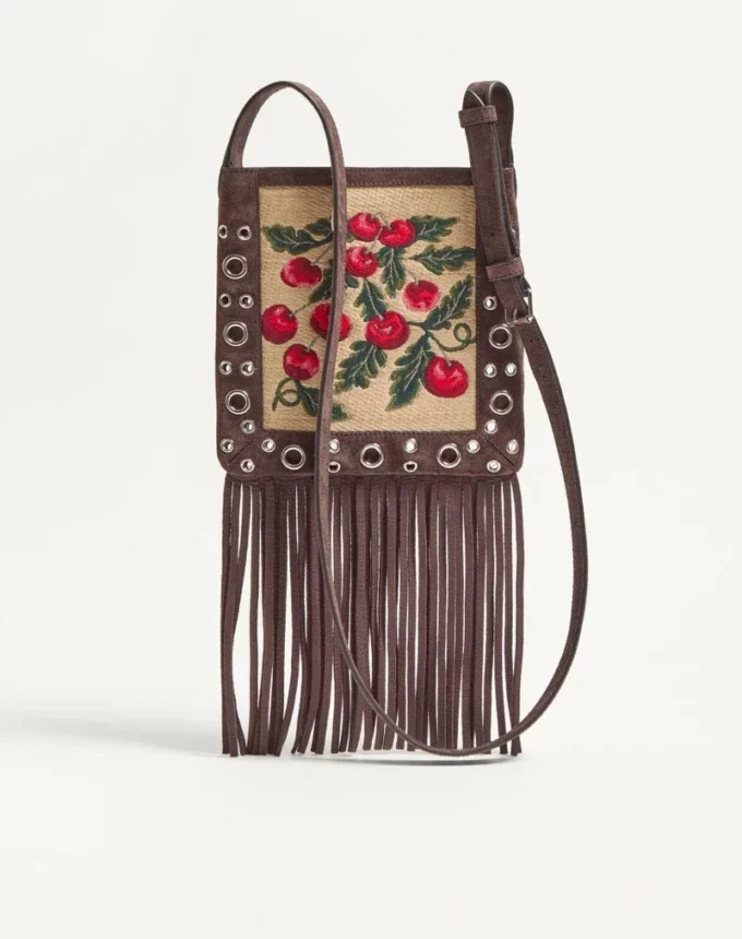Valentino Garavani Nellcôte Kleine Schultertasche aus Jacquard-Raffia mit Cherryfic-Muster Valentino Garavani Nellcôte Kleine Schultertasche aus Jacquard-Raffia mit Cherryfic-Muster
