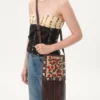 Valentino Garavani Nellcôte Kleine Schultertasche aus Jacquard-Raffia mit Cherryfic-Muster Valentino Garavani Nellcôte Kleine Schultertasche aus Jacquard-Raffia mit Cherryfic-Muster