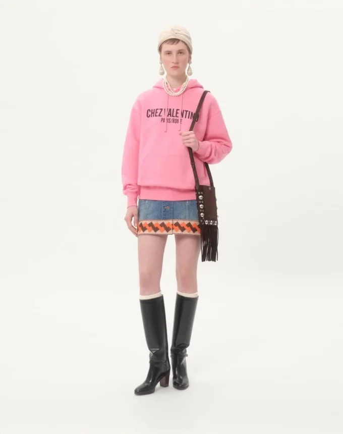 Valentino Garavani Nellcôte Kleine Schultertasche aus Wildleder mit Fransen Valentino Garavani Nellcôte Kleine Schultertasche aus Wildleder mit Fransen