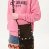 Valentino Garavani Nellcôte Kleine Schultertasche aus Wildleder mit Fransen Valentino Garavani Nellcôte Kleine Schultertasche aus Wildleder mit Fransen