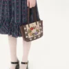 Valentino Garavani Nellcôte Mini-Einkaufstasche mit Stickerei Valentino Garavani Nellcôte Mini-Einkaufstasche mit Stickerei
