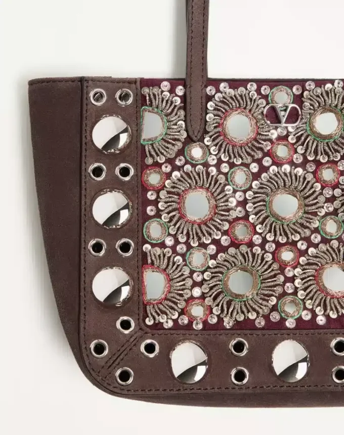 Valentino Garavani Nellcôte Mini-Einkaufstasche mit Stickerei Valentino Garavani Nellcôte Mini-Einkaufstasche mit Stickerei