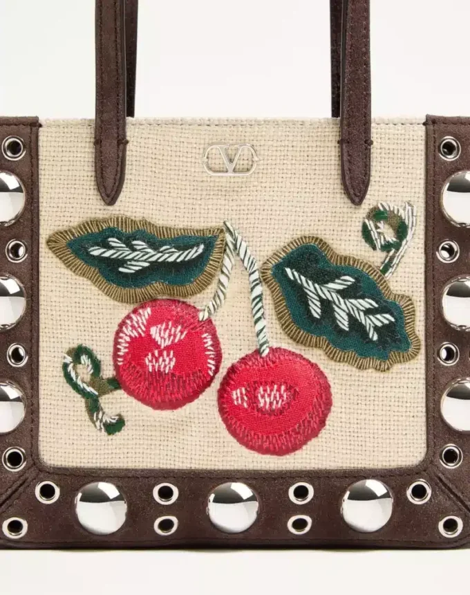 Valentino Garavani Nellcôte Mini-Einkaufstasche mit Stickerei Valentino Garavani Nellcôte Mini-Einkaufstasche mit Stickerei