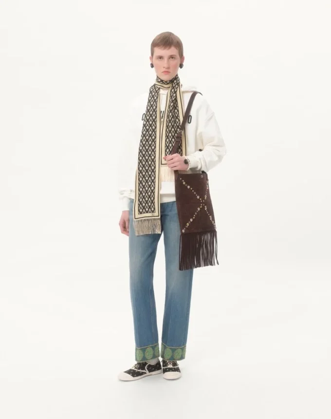 Valentino Garavani Nellcôte Schultertasche aus Wildleder mit Fransen Valentino Garavani Nellcôte Schultertasche aus Wildleder mit Fransen