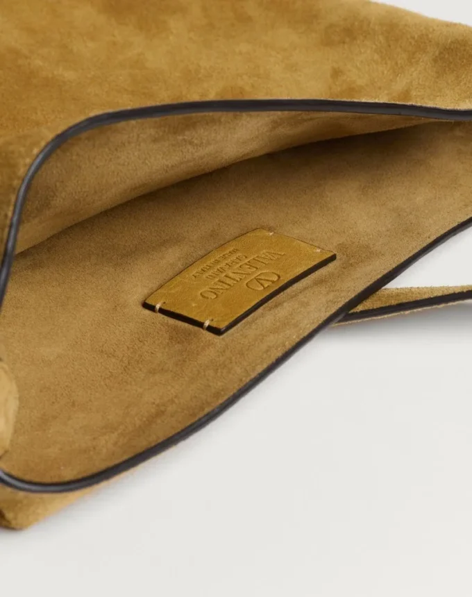 Valentino Garavani Nellcôte Schultertasche aus Wildleder mit Fransen Valentino Garavani Nellcôte Schultertasche aus Wildleder mit Fransen