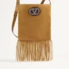 Valentino Garavani Nellcôte Schultertasche aus Wildleder mit Fransen Valentino Garavani Nellcôte Schultertasche aus Wildleder mit Fransen