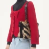 Valentino Garavani Panthea Python- und Wildleder-Umhängetasche mit Chevron-Motiv Valentino Garavani Panthea Python- und Wildleder-Umhängetasche mit Chevron-Motiv