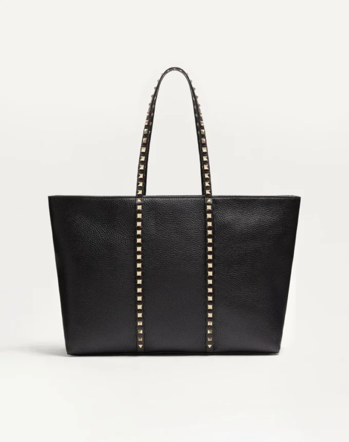 Valentino Garavani Rockstud Shopping Bag aus genarbtem Kalbsleder Valentino Garavani Rockstud Shopping Bag aus genarbtem Kalbsleder