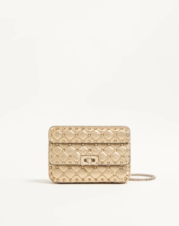 Valentino Garavani Rockstud Spike Kleine laminierte Nappa-Tasche Valentino Garavani Rockstud Spike Kleine laminierte Nappa-Tasche