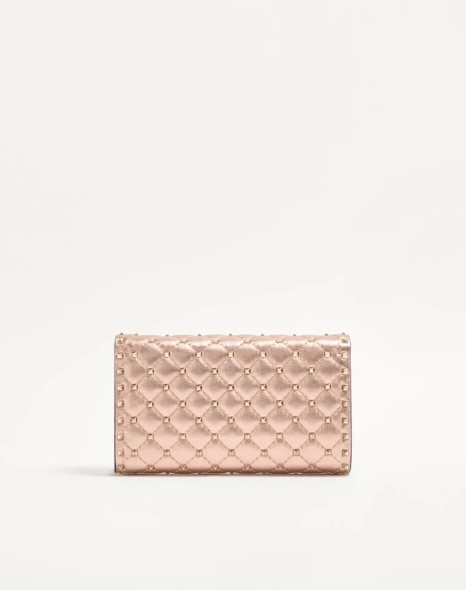 Valentino Garavani Rockstud Spike Schultertasche aus laminiertem Nappaleder Valentino Garavani Rockstud Spike Schultertasche aus laminiertem Nappaleder