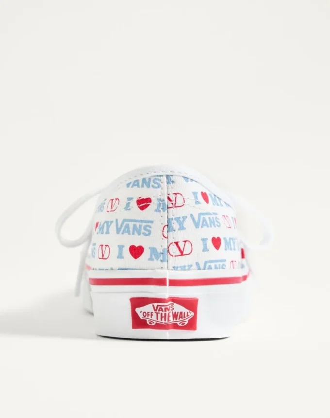 Valentino Garavani und Vans Low-Top-Sneaker aus Stoff mit Valentino Vans Love-Print Valentino Garavani und Vans Low-Top-Sneaker aus Stoff mit Valentino Vans Love-Print