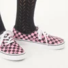 Valentino Garavani und Vans Low-Top-Sneaker aus Stoff mit VLogo-Schachbrettmuster Valentino Garavani und Vans Low-Top-Sneaker aus Stoff mit VLogo-Schachbrettmuster