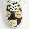 Valentino Garavani und Vans Low-Top-Sneaker aus Stoff mit VLogo-Schachbrettmuster und Le Chat De La Maison-Print Valentino Garavani und Vans Low-Top-Sneaker aus Stoff mit VLogo-Schachbrettmuster und Le Chat De La Maison-Print