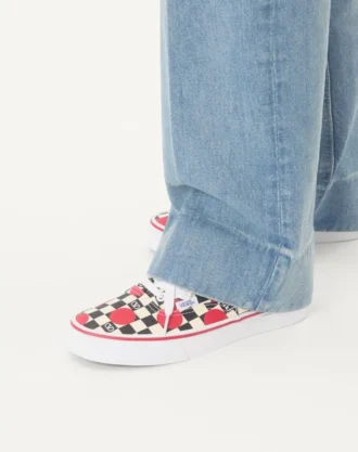 Valentino Garavani und Vans Low-Top-Sneaker aus Stoff mit VLogo-Schachbrettmuster und Polka-Dot-Detail Valentino Garavani und Vans Low-Top-Sneaker aus Stoff mit VLogo-Schachbrettmuster und Polka-Dot-Detail