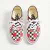 Valentino Garavani und Vans Low-Top-Sneaker aus Stoff mit VLogo-Schachbrettmuster und Polka-Dot-Detail Valentino Garavani und Vans Low-Top-Sneaker aus Stoff mit VLogo-Schachbrettmuster und Polka-Dot-Detail