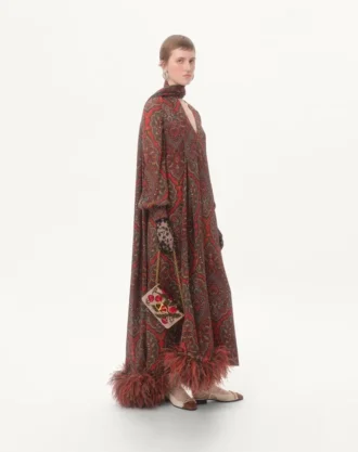 Valentino Garavani Vain bestickte Schulter-Clutch mit Cherryfic-Muster