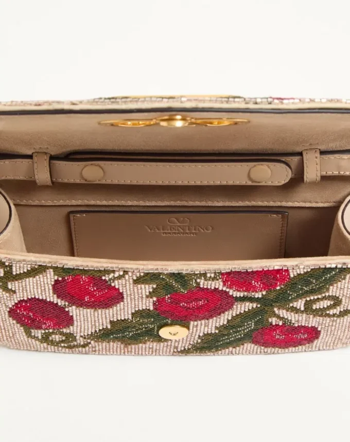 Valentino Garavani Vain bestickte Schulter-Clutch mit Cherryfic-Muster Valentino Garavani Vain bestickte Schulter-Clutch mit Cherryfic-Muster