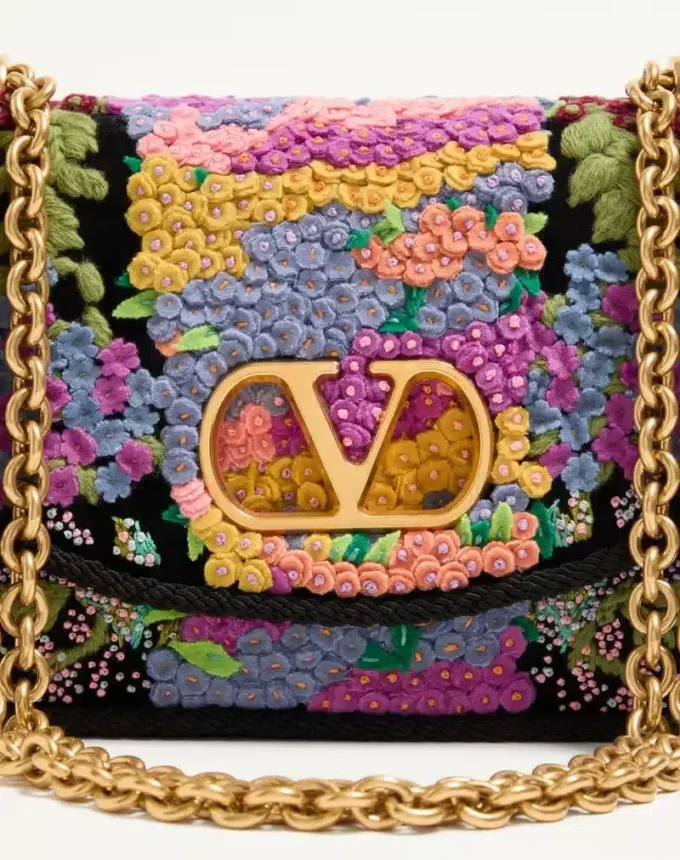Valentino Garavani Vain bestickte Umhängetasche Valentino Garavani Vain bestickte Umhängetasche
